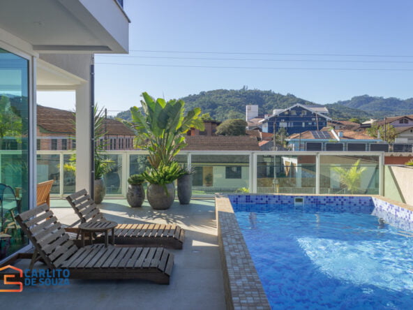 Area de Lazer com Piscina